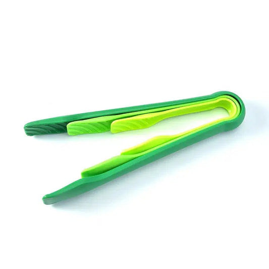 Non-slip plastic food tongs